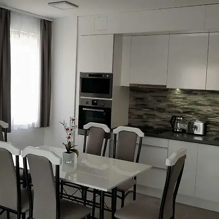 דירה Lela 106 בלטונללה